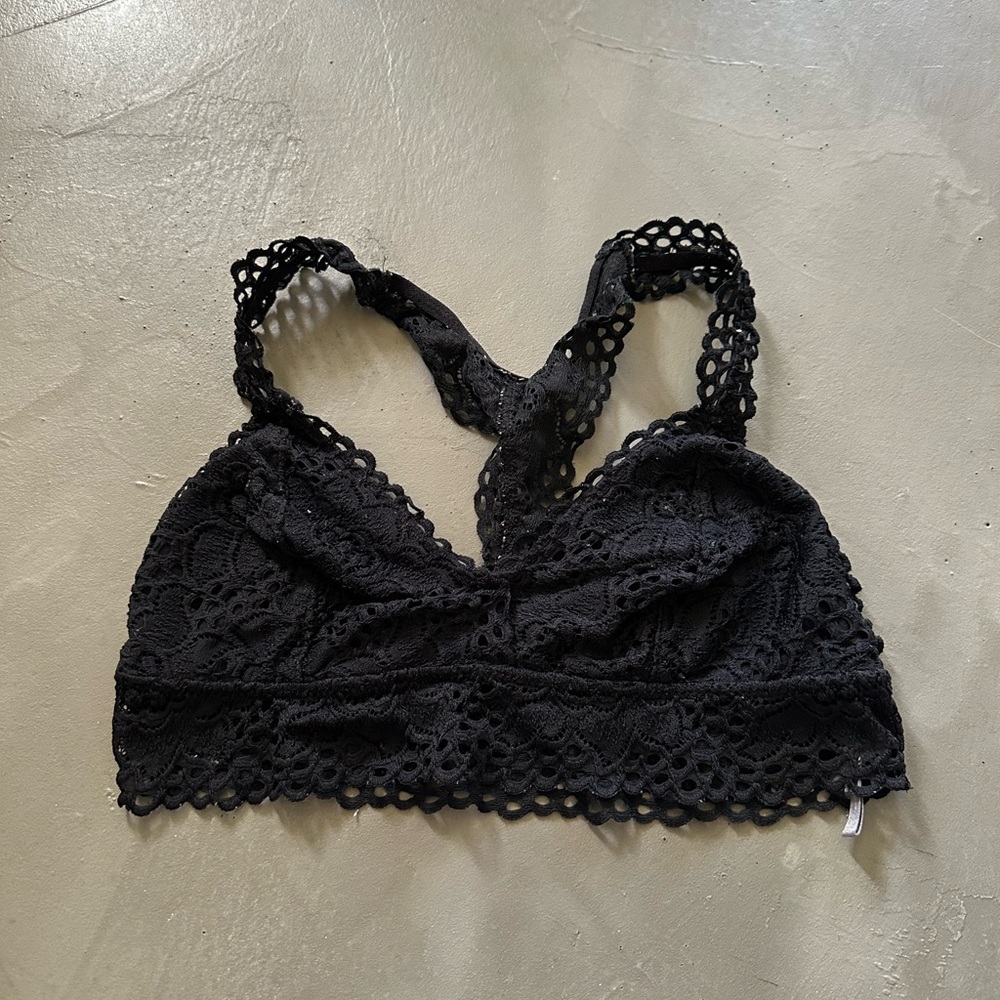 Black lacy bralette ♣️🗝️